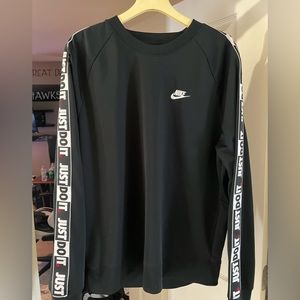 Nike crewneck size large
